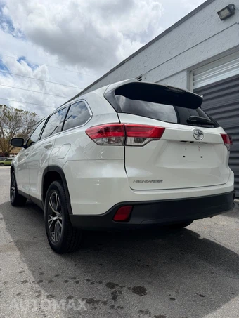 2019 Toyota Highlander LE - miniatura 6