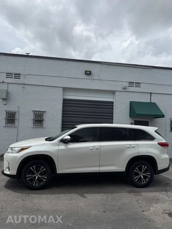 2019 Toyota Highlander LE - miniatura 7