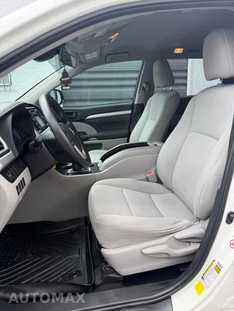 2019 Toyota Highlander LE - miniatura 8