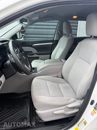 2019 Toyota Highlander LE - miniatura 9