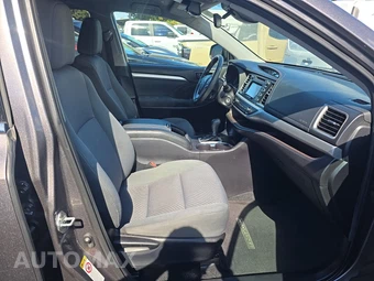 2019 Toyota Highlander LE – miniatura 8