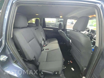 2019 Toyota Highlander LE - miniatura 16