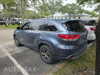 2019 Toyota Highlander LE - miniatura 2