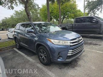2019 Toyota Highlander LE - miniatura 4