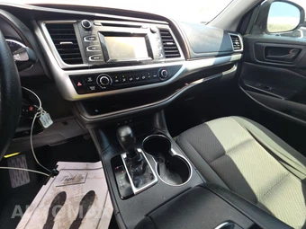 2019 Toyota Highlander LE – miniatura 11