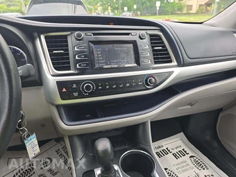 2019 Toyota Highlander LE – miniatura 10