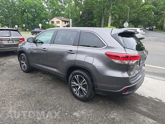 2019 Toyota Highlander LE – miniatura 2