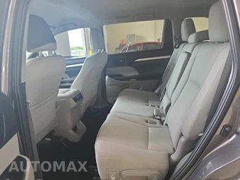 2019 Toyota Highlander LE – miniatura 10