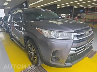 2019 Toyota Highlander LE – miniatura 3
