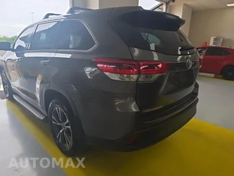 2019 Toyota Highlander LE – miniatura 6
