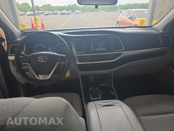 2019 Toyota Highlander LE – miniatura 8
