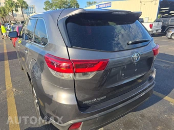 2019 Toyota Highlander LE - miniatura 6
