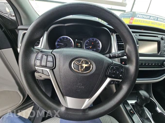2019 Toyota Highlander LE – miniatura 10