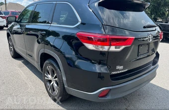 2019 Toyota Highlander LE - miniatura 7