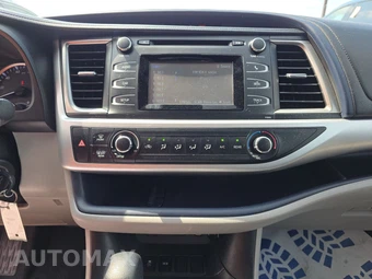 2019 Toyota Highlander LE - miniatura 11