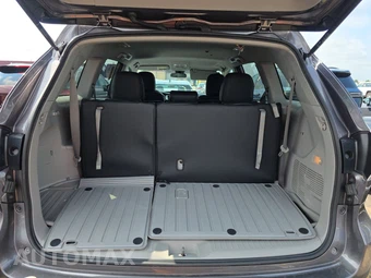 2019 Toyota Highlander LE - miniatura 17