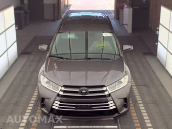 2019 Toyota Highlander LE - miniatura 2