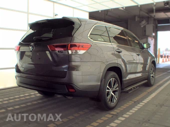 2019 Toyota Highlander LE - miniatura 4