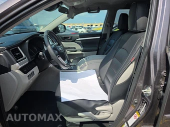 2019 Toyota Highlander LE - miniatura 7
