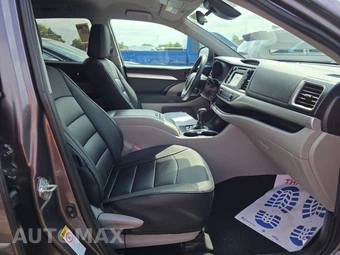 2019 Toyota Highlander LE - miniatura 8