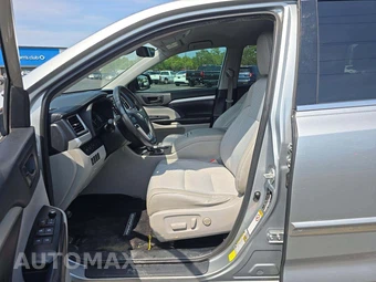 2019 Toyota Highlander LE Plus – miniatura 3