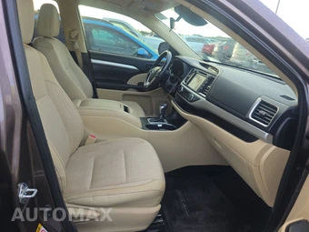 2019 Toyota Highlander LE Plus - miniatura 8