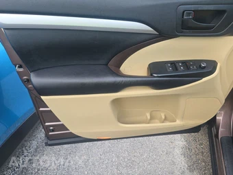 2019 Toyota Highlander LE Plus - miniatura 9