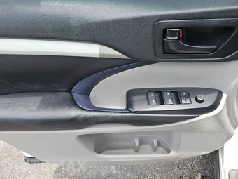 2019 Toyota Highlander LE Plus - miniatura 9