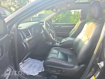 2019 Toyota Highlander SE – miniatura 13
