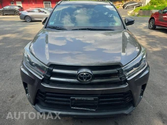 2019 Toyota Highlander SE – miniatura 2