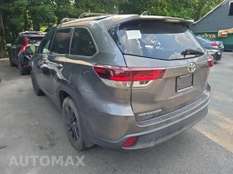 2019 Toyota Highlander SE – miniatura 6