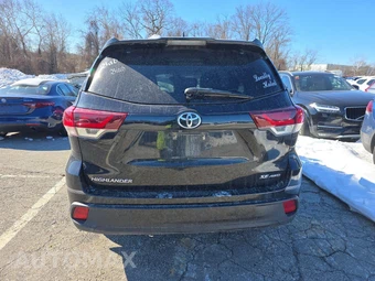 2019 Toyota Highlander SE - miniatura 16