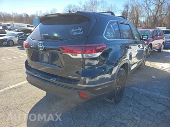 2019 Toyota Highlander SE - miniatura 5