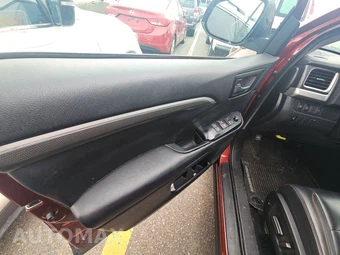 2019 Toyota Highlander SE – miniatura 9
