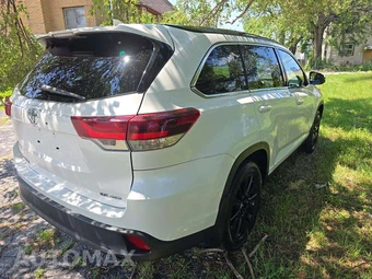 2019 Toyota Highlander SE - miniatura 3