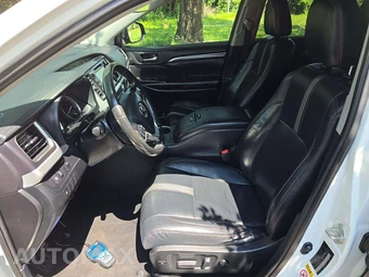 2019 Toyota Highlander SE - miniatura 6