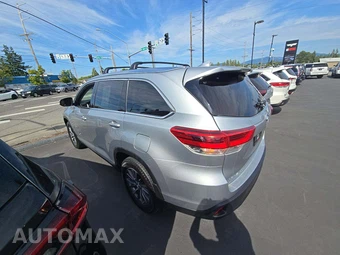 2019 Toyota Highlander XLE - miniatura 2