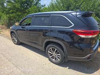 2019 Toyota Highlander XLE - miniatura 2