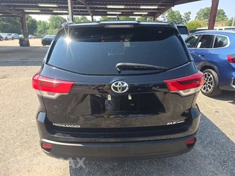 2019 Toyota Highlander XLE - miniatura 5