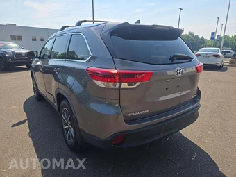2019 Toyota Highlander XLE - miniatura 2