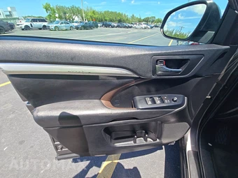 2019 Toyota Highlander XLE - miniatura 9
