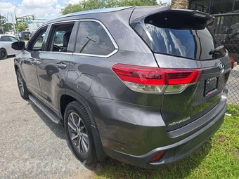 2019 Toyota Highlander XLE – miniatura 2