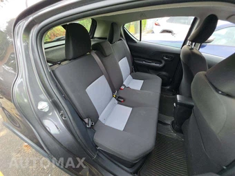 2019 Toyota Prius c L - miniatura 16