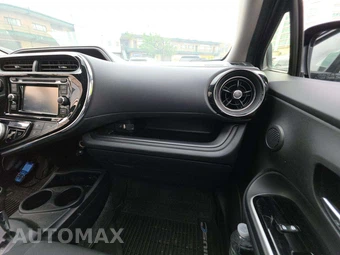 2019 Toyota Prius c L - miniatura 19