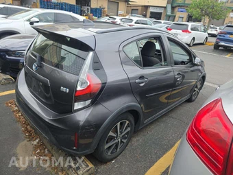 2019 Toyota Prius c L - miniatura 3