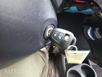 2019 Toyota Prius c L - miniatura 8