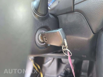 2019 Toyota RAV4 Hybrid LE - miniatura 8