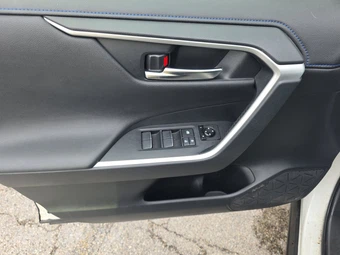 2019 Toyota RAV4 Hybrid XSE - miniatura 9