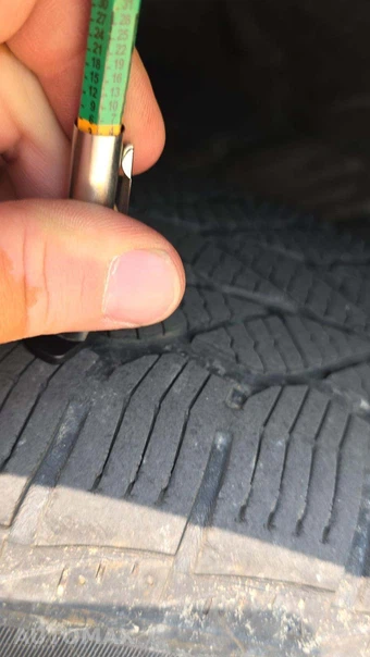 2019 Toyota RAV4 Hybrid XSE - miniatura 25