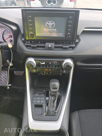 2019 Toyota RAV4 LE - miniatura 11